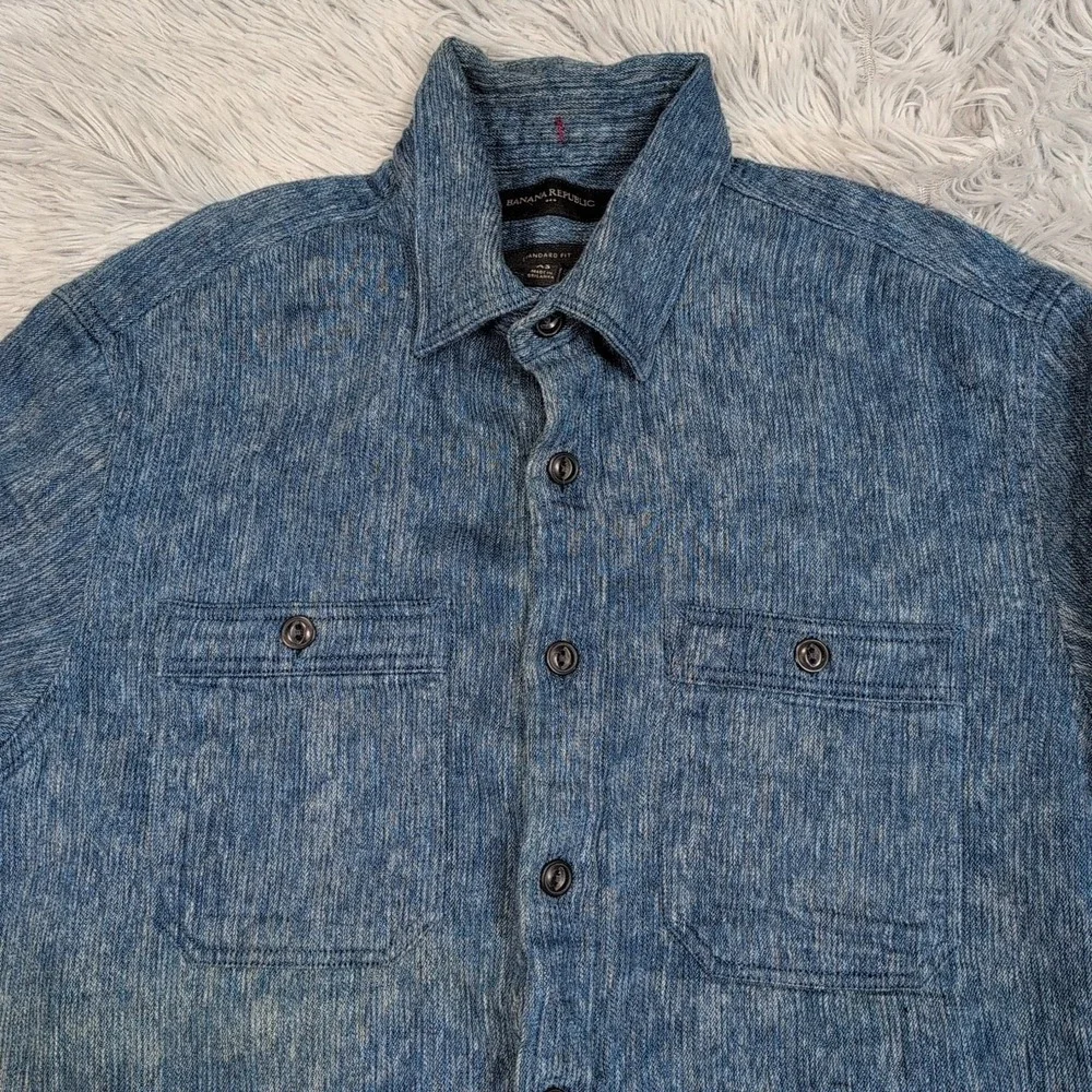 Banana Republic‎ Shirt Mens XS Blue Button Up Denim Pockets Outdoors Comfort